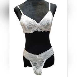 Elegant White And Black Lace Lingerie Set Small